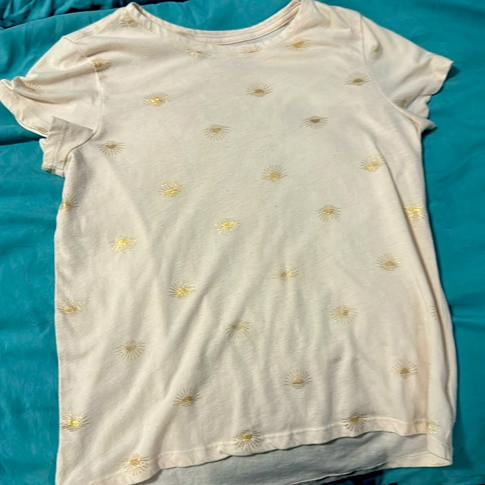 Only been worn once is actually a small because it shrunk.